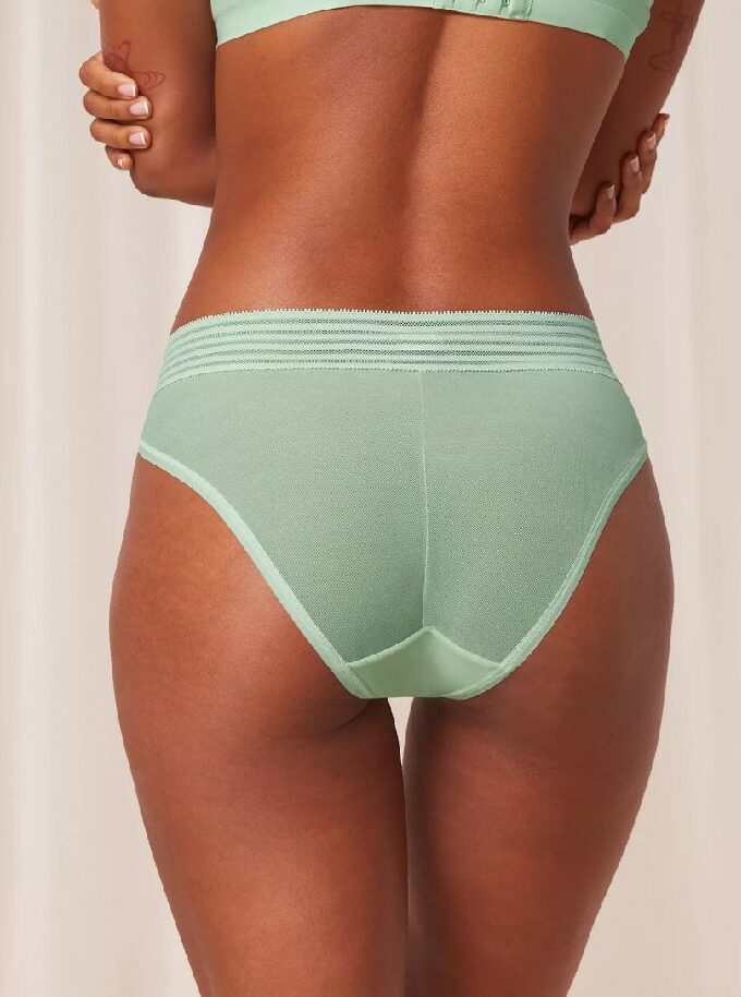 Γυναικείο σλιπ κανονικό Triumph Tempting Sheer Highleg Tai
