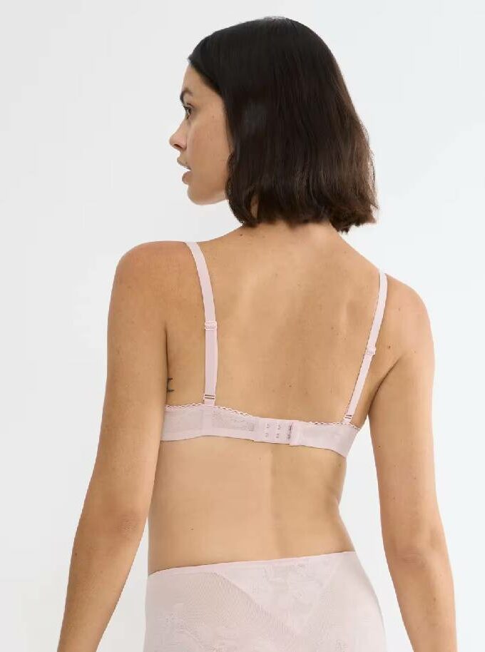 Σουτιέν με ενίσχυση με ανάγλυφη δαντέλα Triumph Wild Rose Sensation WP